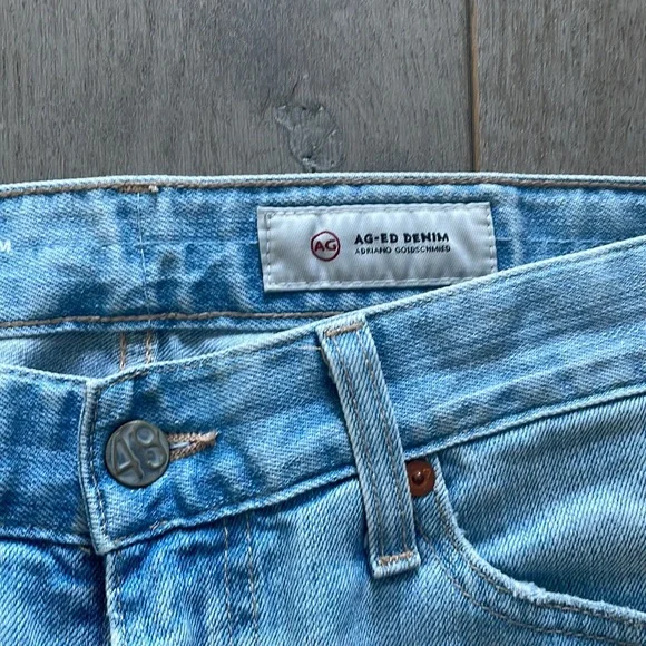 JEANS - Picture 2 of 4